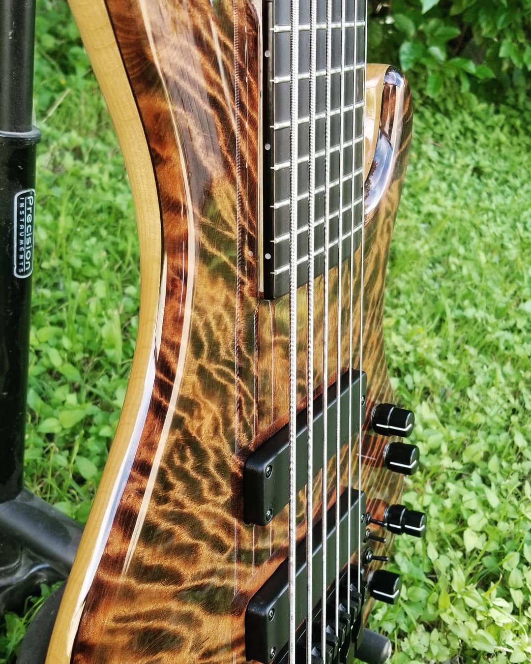 6-string Archives - Muckelroy Basses