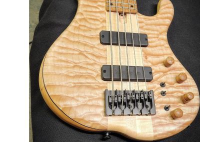 Muckelroy-Bass-5-string-Ensemble-Custom-Maple-Body