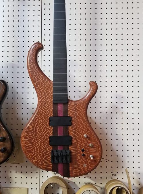 SOLO4 Fretless in Lacewood